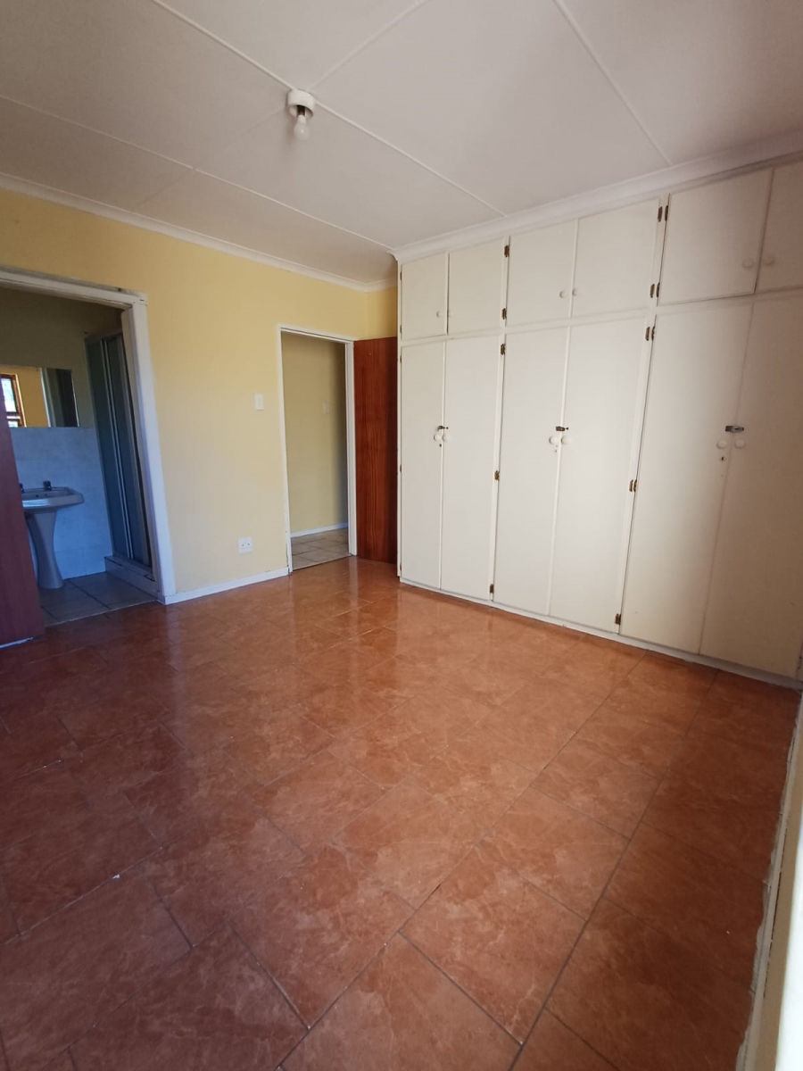 3 Bedroom Property for Sale in Laurie Dashwood Park Eastern Cape